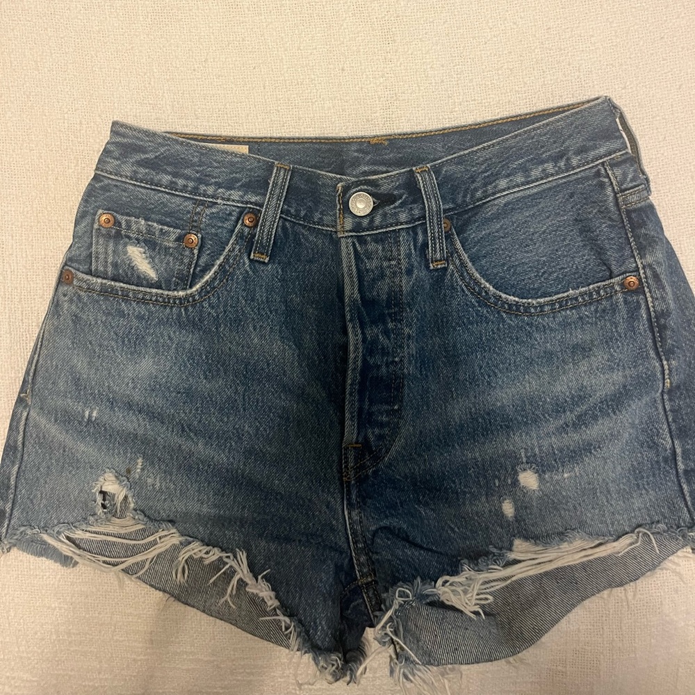 Levi's 501 Jean Shorts - size 26